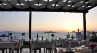 Small Beach Hotel