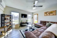 Hot Tub & Pool: Joshua Tree Vacation Home! Hotel di Yucca Valley