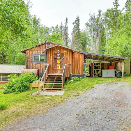 Sterling Home w/ Patio, BBQ Grill & Fire Pit!