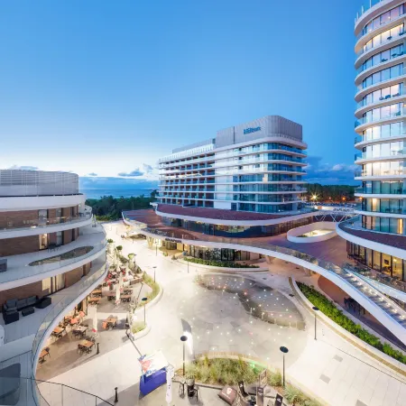 Hilton Swinoujscie Resort & Spa Отели рядом с достопримечательностью «Swinoujscie Beach»