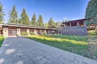 Sun Valley Estate w/ Private Pool, Theater & Gym -  Privatzimmer