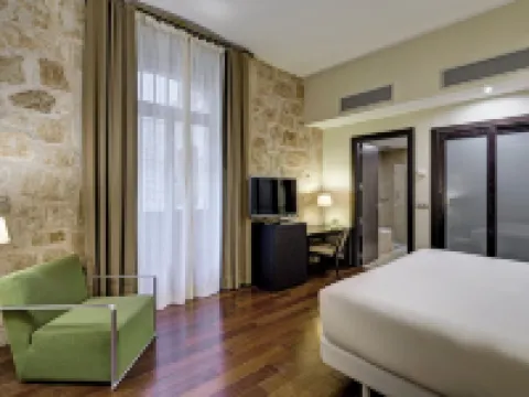 NH サラマンカ プエルタ デ ラ カテドラル サラマンカのホテル