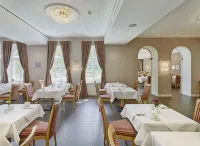 Hotel Elbresidenz an der Therme - breakfast
