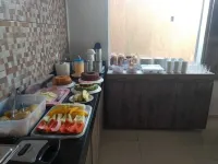 Hotel Confiança - breakfast