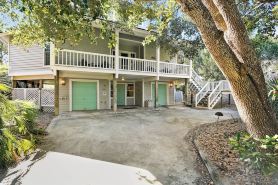 Resting Beach Face! 5BR estate on Golf Course w/3Decks, 2Fireplaces & Sundeck