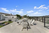 Stunning Pool and Fire Pit with Breathtaking Views - Luxurious Retreat