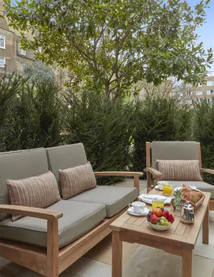 Miiro Templeton Garden Öffentliche Flächen Photos