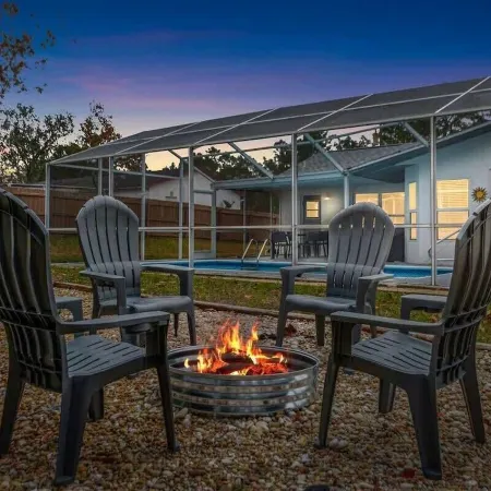 Spring Hill, 4 Bedroom, Pool, Golf Course!