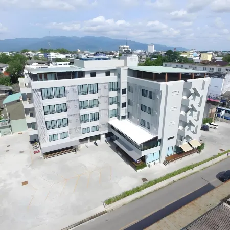 Chanthaburi Center Отели рядом с достопримечательностью «Храм Ват Пхай Лом»