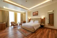 Regenta Place Jaipur , Jaipur - สระว่ายน้ำบนดาดฟ้า