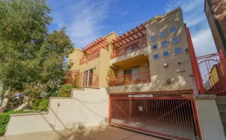 Bayview Beach Condo with Rooftop Patio-3Bed/3Bath with AC and Garage Parking Отели рядом с достопримечательностью «Мишен Бич»