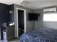 #6 King- View of Lake Superior, 2 minute walk to Burlington Bay!