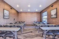 Cobblestone Hotel & Suites - Rhinelander