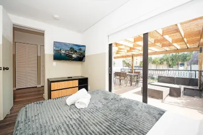 Luxury RiverFront by Renzzi Hotels in Little Havana