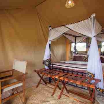 Gnu Mara River Camp Rooms