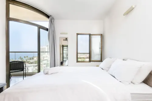 Herzliya Seaside Charming Home - 4-Star