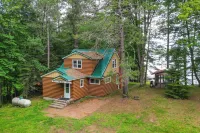 Private Dock and Screened Porch Echo Lake Cabin - parking
