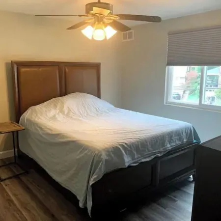 Remodeled 2Br/1.5B, Huge Yard, Off Street pk, Futon