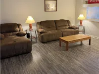 Wonderful 3 Bedroom home close to the Shawnee National Forest Hotels in Harrisburg