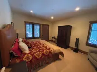 Cozy private cabin with hot tub, and ski in and out