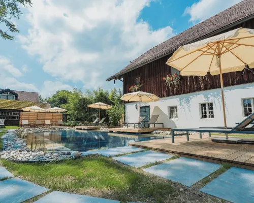 Der Schlosswirt zu Anif - Biedermeierhotel Und Restaurant Hotels in Anif