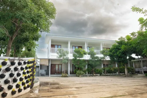 Maluk Stay Hotels in Maluk