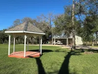 Angel pines Farmhouse