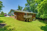 Charming Jonesville Home w/ Grill - Near Wineries! - 3-stjärniga