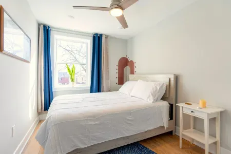 2-bedroom townhome in charming Philadelphia with WiFi, AC Отели рядом с достопримечательностью «Моррис Арборетум & Гарденс оф Юниверсити оф Пенсильвания»