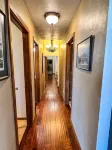 Delightful 3-bedroom house with WiFi in Juneau, AK, centrally located.