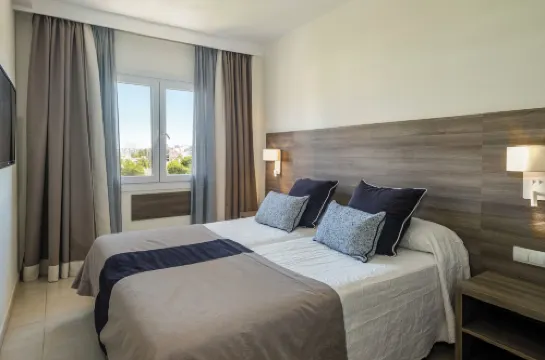 Cabot Tres Torres Apartamentos