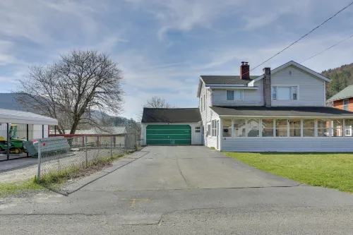 Scenic Home on the Delaware River, Pet-Friendly! - Pet friendly