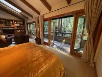 Nestled in the Redwoods, Easy Walk Downtown, Close to SF and Wine Country Hotels in Mill Valley