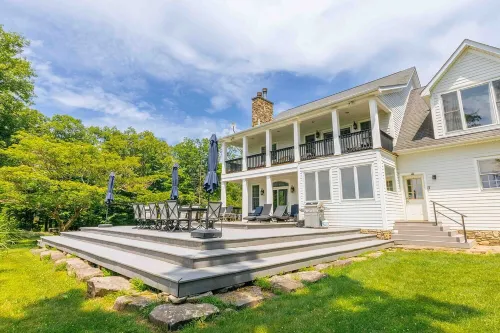 NEW Spectacular Views & Private space on a Scenic Mountain 40ft Salt Water Pool