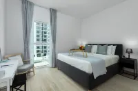 Maison Privee – Chic Yas Island Escape w/ Iconic Ferrari World Vws Отели в г. 