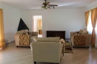 2 Bedroomed House with a Lovely Garden - 2177 Hotels in Mutare