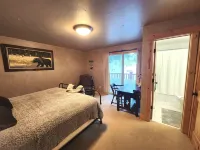 The Lodge at Phantom Lake Ranch with private lakes and hiking trails Hotels in Larimer County