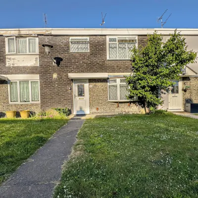 House - Sleeps 7 Private Garden & Parking Hotels near Basildon