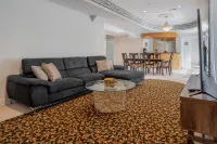 25% Fall Off, Luxury 3 Bdrms, 2 Baths, 2 Prk