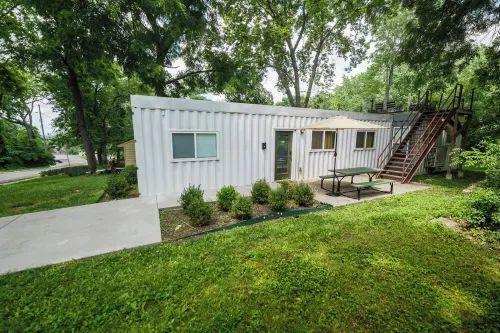 Shipping Container in KC - Rooftop Patio & Fire Pit!