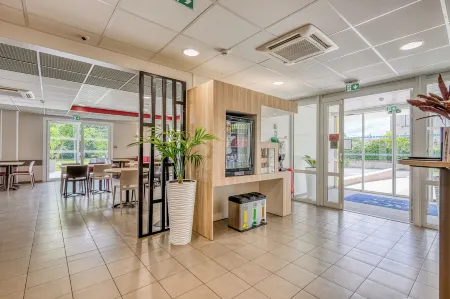 Ace Hôtel Bordeaux Carbon Blanc Отели в г. Сен-Венсан-де-Поль