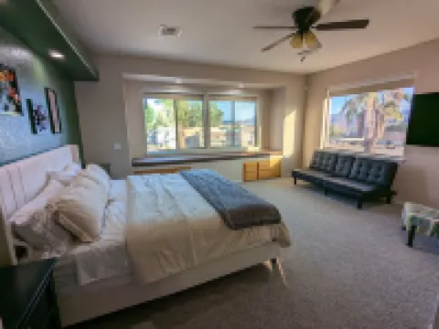 Havasu Haven! Awesome Views on Rooftop Terrace! Heated Spa and Pool! Golf!