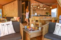 Campsite - Combined Tents with Kitchen and Bathroom Located Near a Pond Hotels in Marknesse