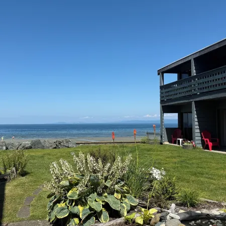 Sand Pebbles Inn