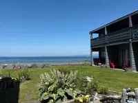 Sand Pebbles Inn Hotels in Qualicum Beach