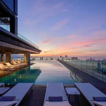 Courtyard by Marriott Danang Han River Отели рядом с достопримечательностью «Качающийся мост через реку Хан»