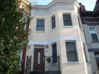 Large 2BR 2.5 BA Downtown DC Hotels in Bloomingdale