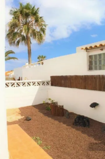 Privilege Bay- Villa Delhi-sea view and natural park view. Beach front location.