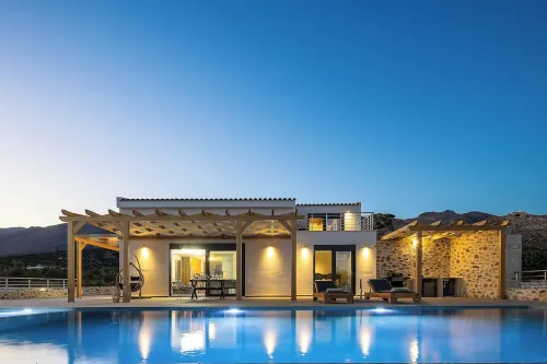 Pelagria Villa, a Sun-Kissed Path to the Beach