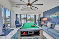 AMAZING!! Remodeled Punta Gorda waterfront home; HEATED SALT POOL; golf nearby